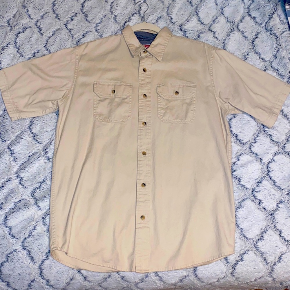 Wrangler short sleeve woven shirt.